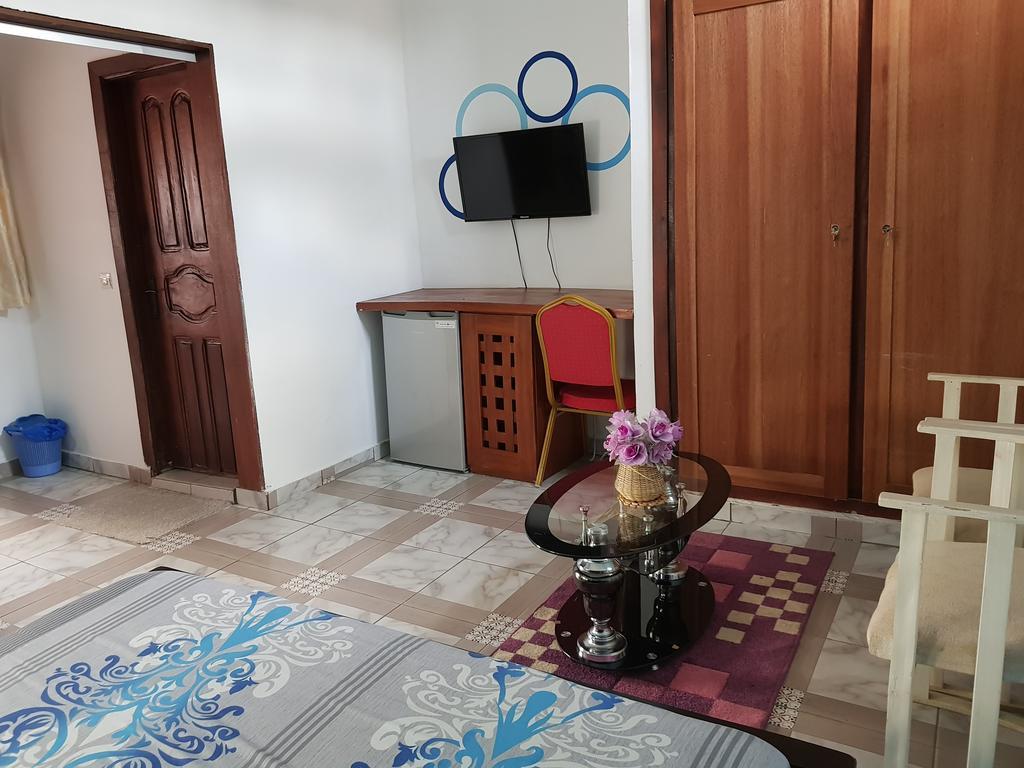 Lagrande-vi Hotel Abidjan Buitenkant foto